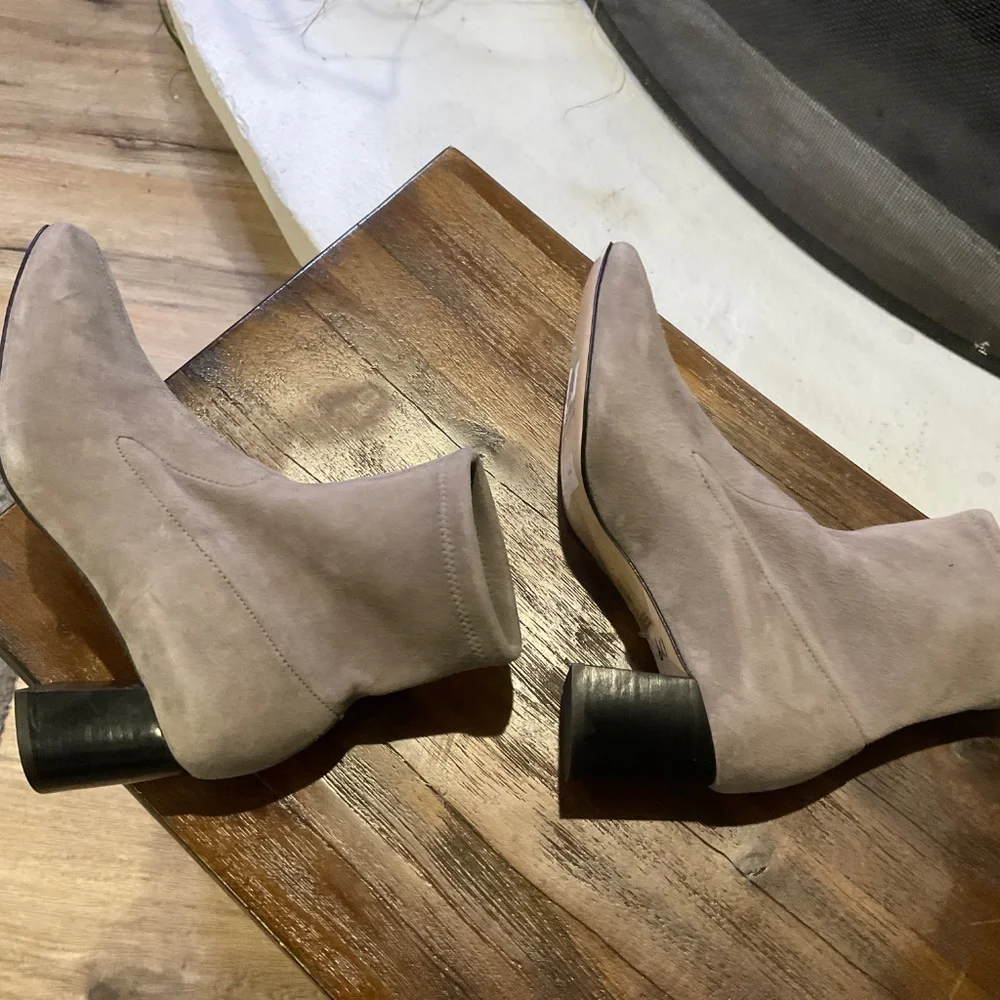 LK Bennett Amira Gray Stretch Suede Ankle Boots Warm Gray size US 6.5/EU 37